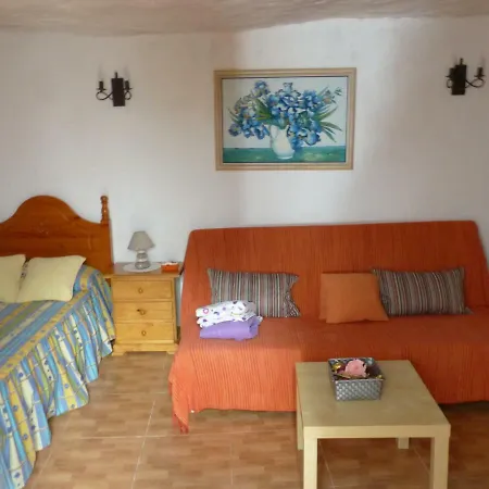Casa Cueva Paquito * וגה דה סן מטאו